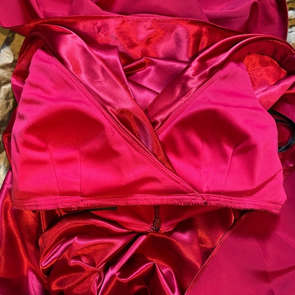 ✨HP✨DREAM MERMAID SATIN Ruffled Dream Dress Melanie Lynne Flattering Size 0 - Picture 10 of 16